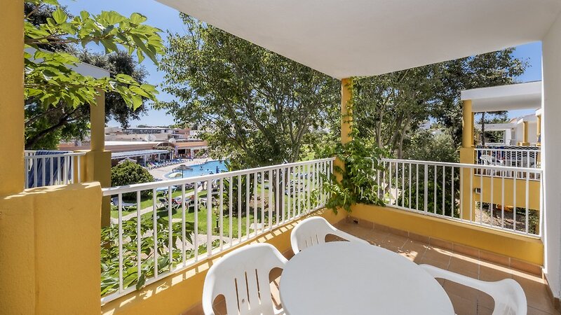 Isla Del Aire 10 - Room Example