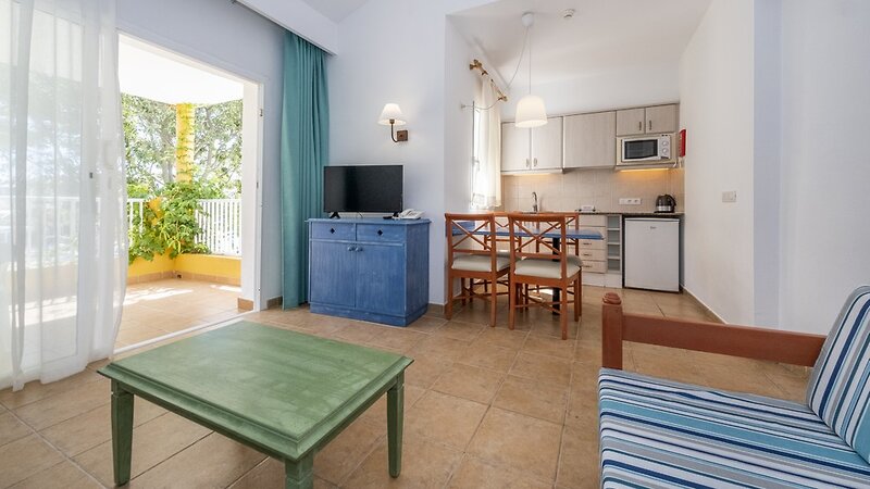 Isla Del Aire 12 - Room Example