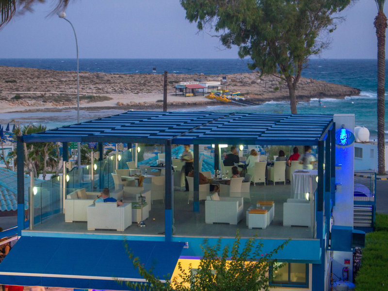 Anonymous Beach 17 - Restaurant