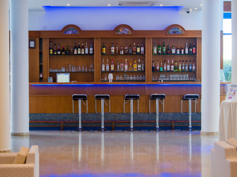 Anonymous Beach 19 - Restaurant