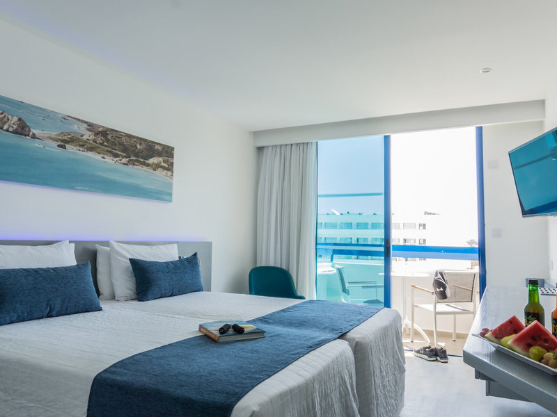 Anonymous Beach 40 - Room Example