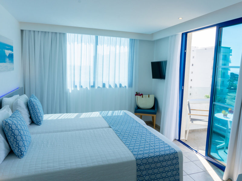 Anonymous Beach 41 - Room Example