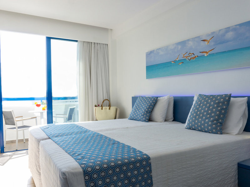 Anonymous Beach 42 - Room Example