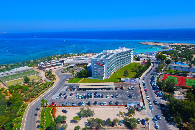 Asterias Beach Hotel 2