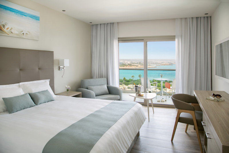 Asterias Beach Hotel 4