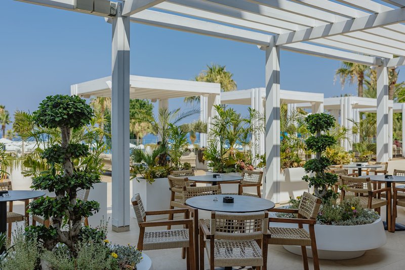 The Golden Coast Beach Hotel 8