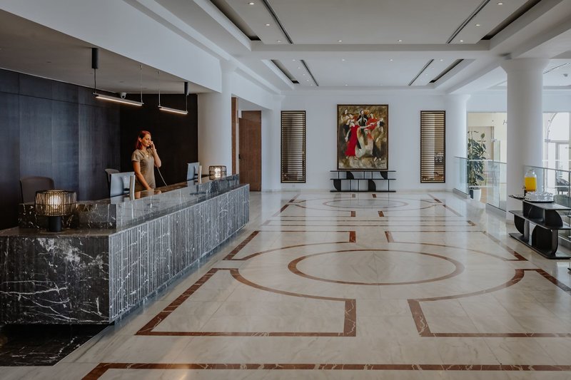 The Golden Coast Beach Hotel 16