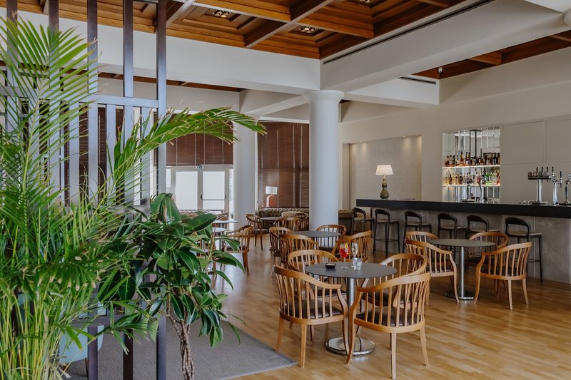 The Golden Coast Beach Hotel 18