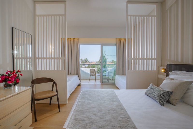 The Golden Coast Beach Hotel 22