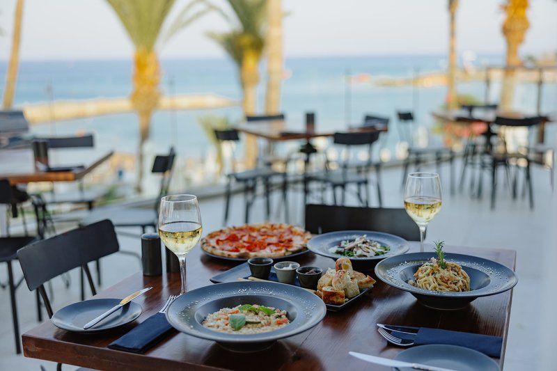 The Golden Coast Beach Hotel 23