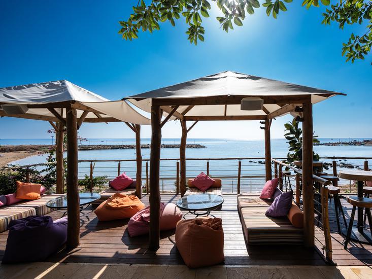 The Golden Coast Beach Hotel 10