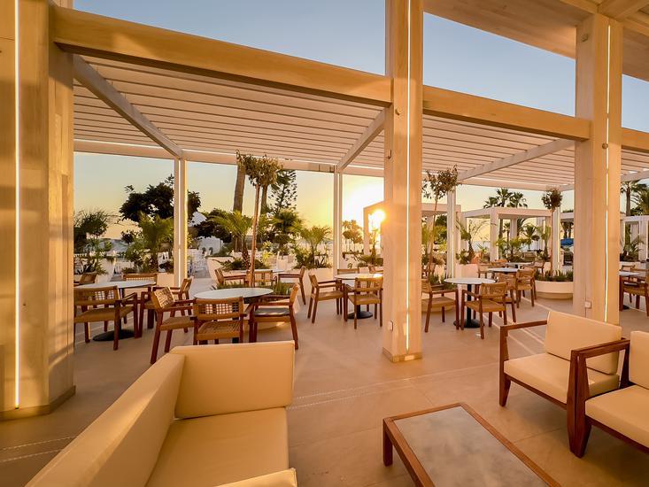 The Golden Coast Beach Hotel 12