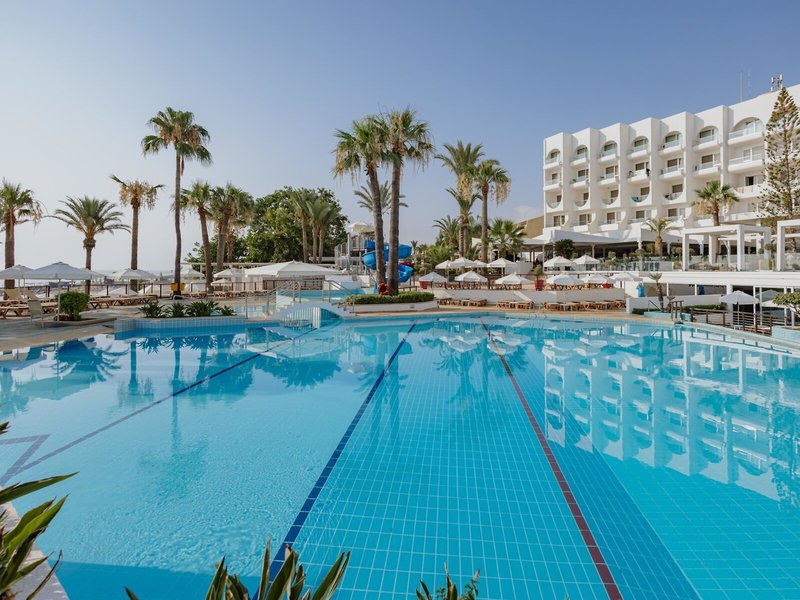 The Golden Coast Beach Hotel 7 - Outdoor Pool