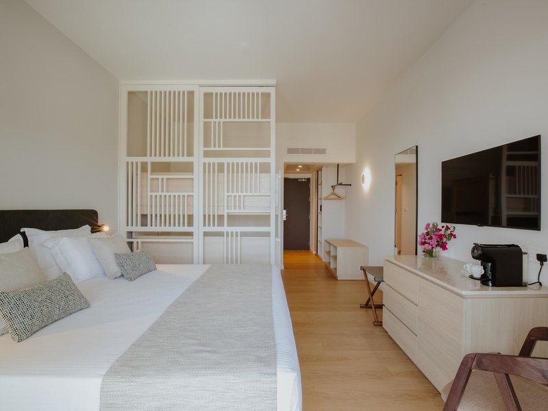 The Golden Coast Beach Hotel 39 - Room Example