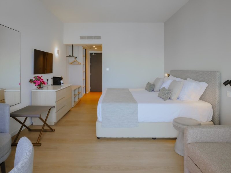 The Golden Coast Beach Hotel 41 - Room Example