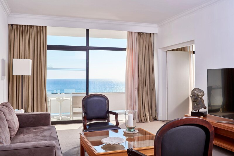 Grecian Bay 69