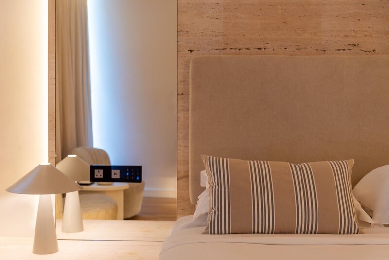 Grecian Bay 84