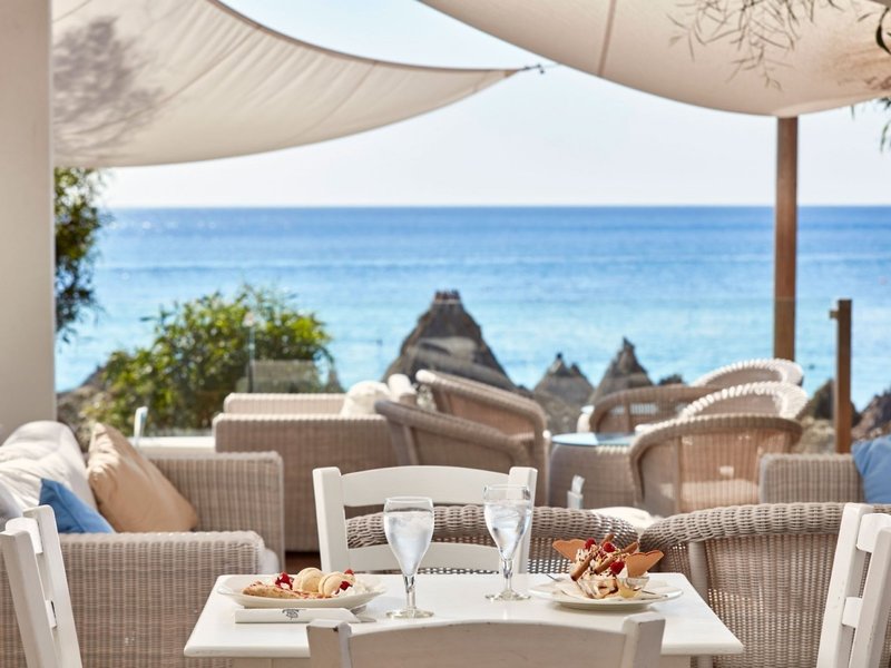 Grecian Bay 18