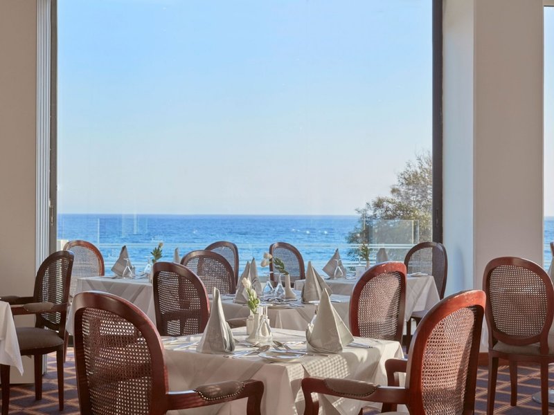 Grecian Bay 29