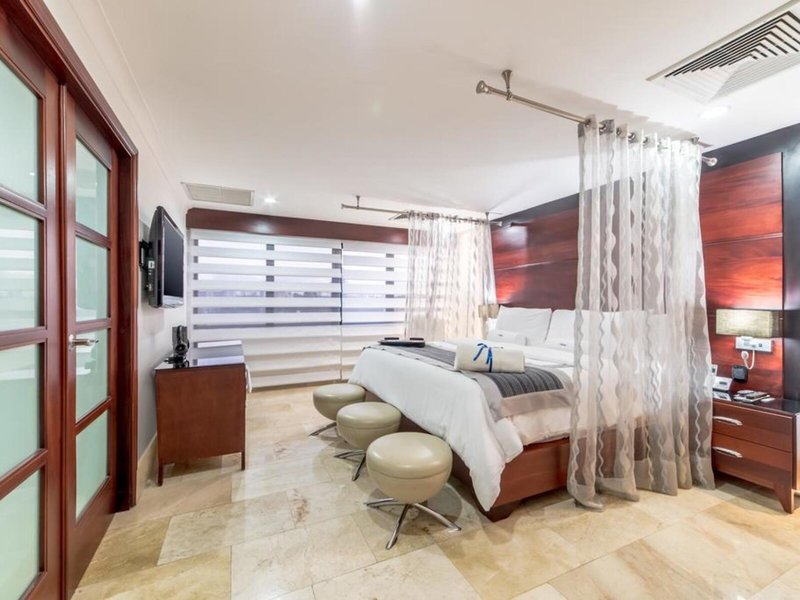 Hodelpa Gran Almirante 36