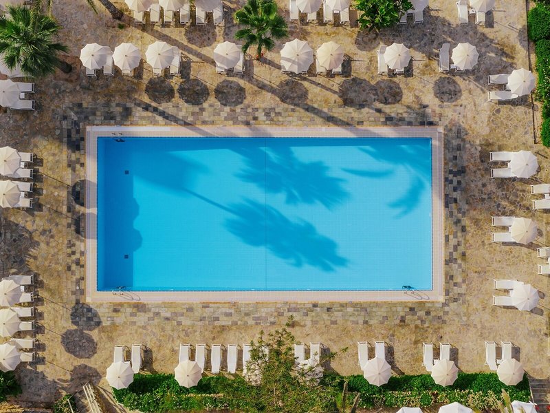 Nissi Beach Resort 13