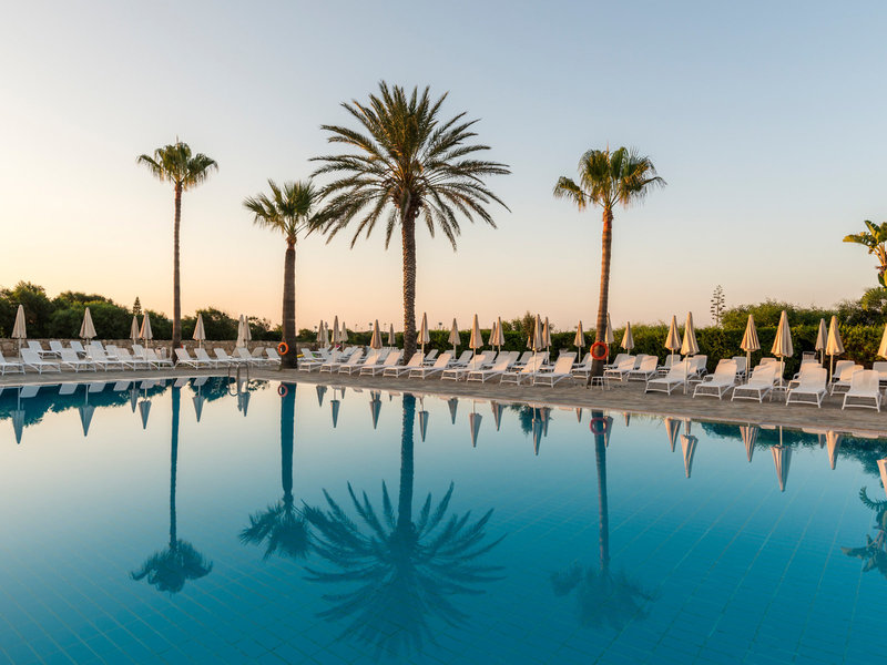 Nissi Beach Resort 11