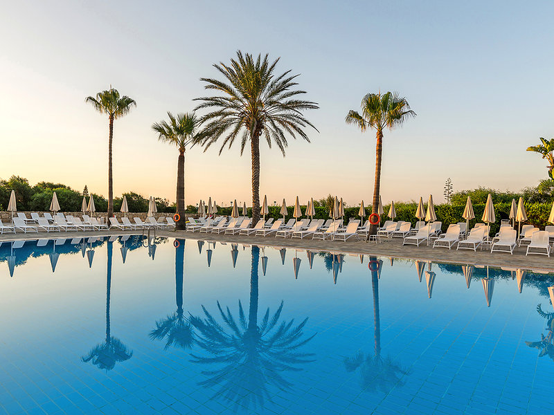 Nissi Beach Resort 8