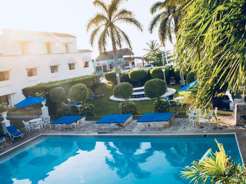 Villa Blanca Garden Beach 8