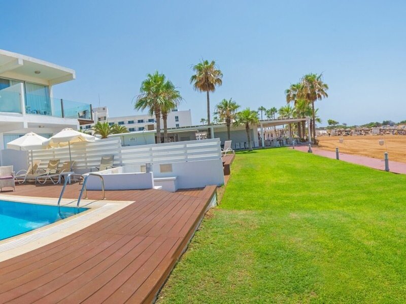 The Dome Beach Hotel & Resort 19