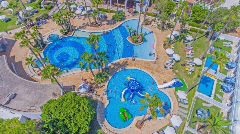 The Dome Beach Hotel & Resort 4