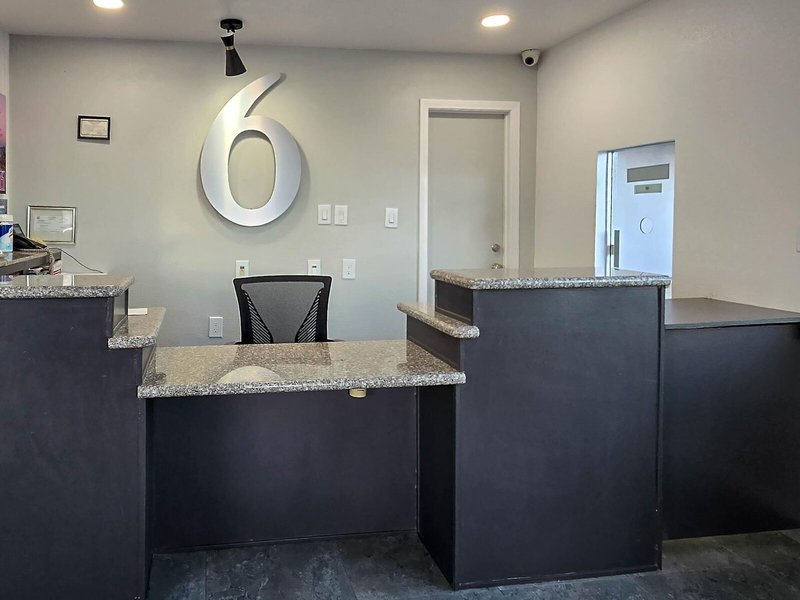 Motel 6 Blythe - South 11