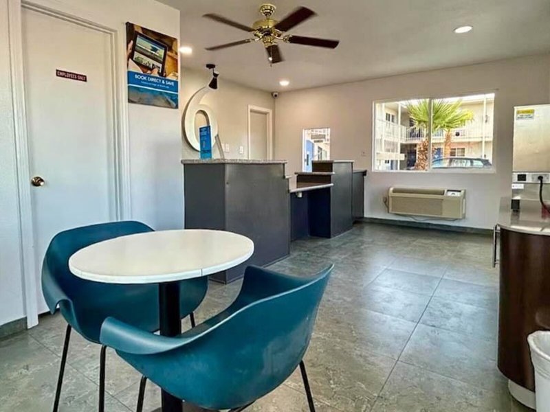 Motel 6 Blythe - South 13