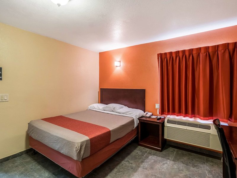 Motel 6 Blythe - South 24