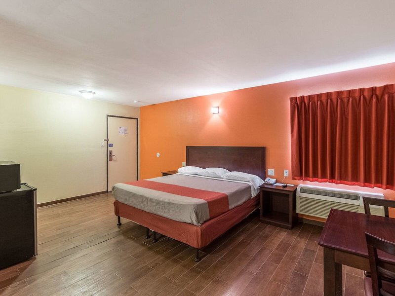 Motel 6 Blythe - South 26