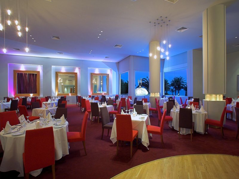 The Golden Bay Beach Hotel 19 - Restaurant