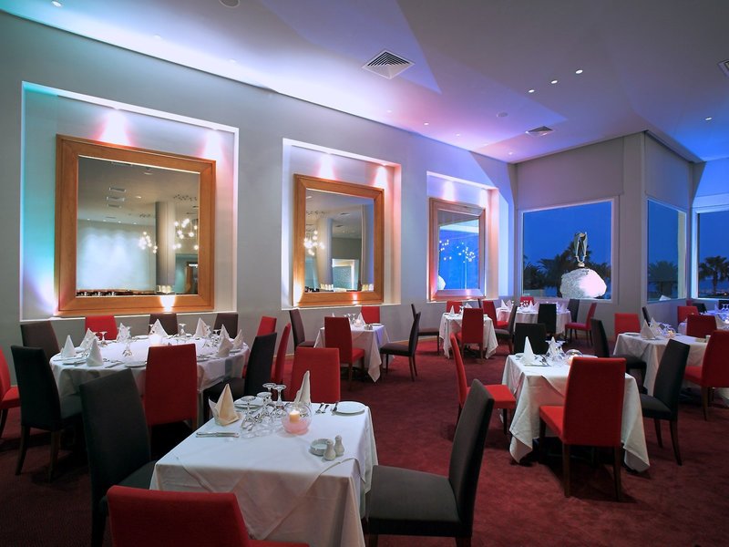 The Golden Bay Beach Hotel 20 - Restaurant