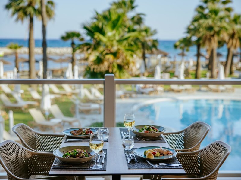 The Golden Bay Beach Hotel 26 - Restaurant