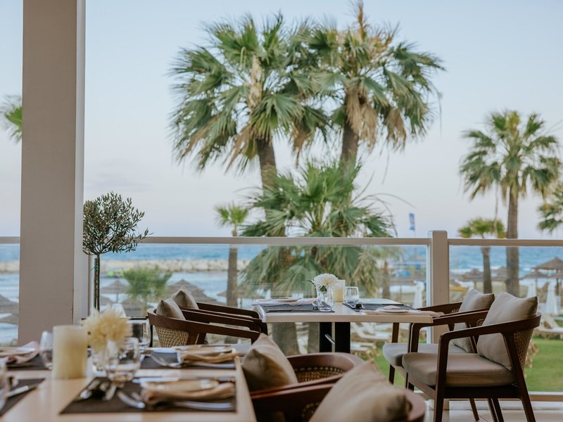 The Golden Bay Beach Hotel 27 - Restaurant