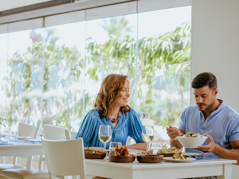 The Golden Bay Beach Hotel 30 - Restaurant