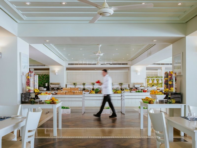 The Golden Bay Beach Hotel 32 - Restaurant