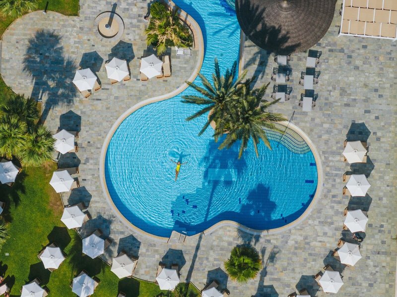 The Golden Bay Beach Hotel 7
