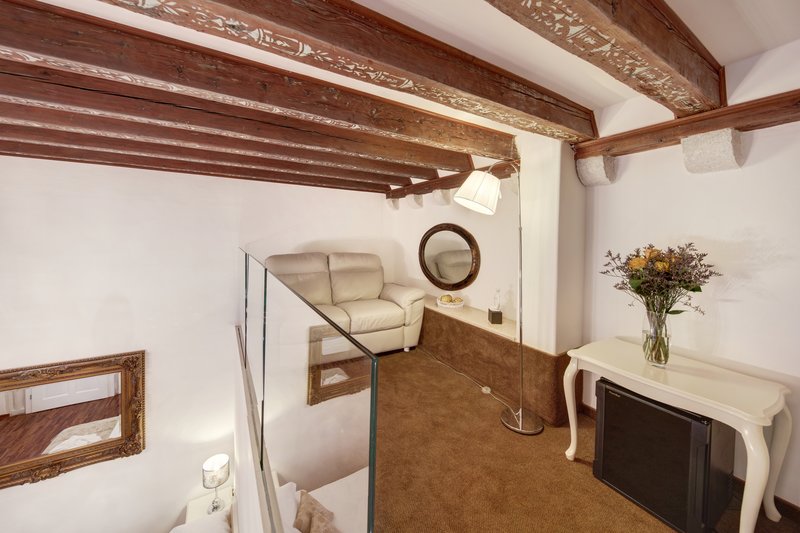Palmotta Palace 6