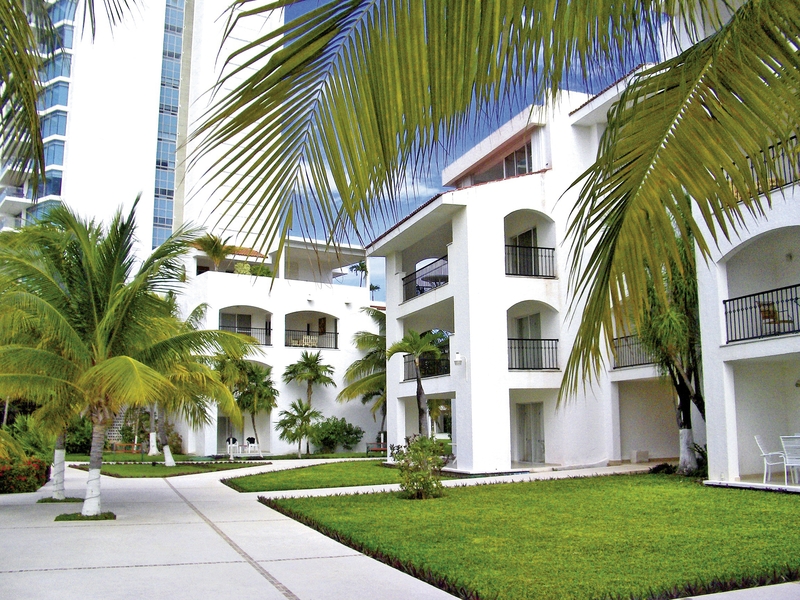 Beach Scape Kin Ha Villas & Suites 4