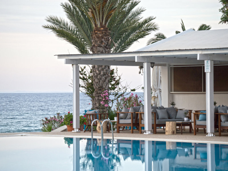 Crystal Springs Beach Hotel 10