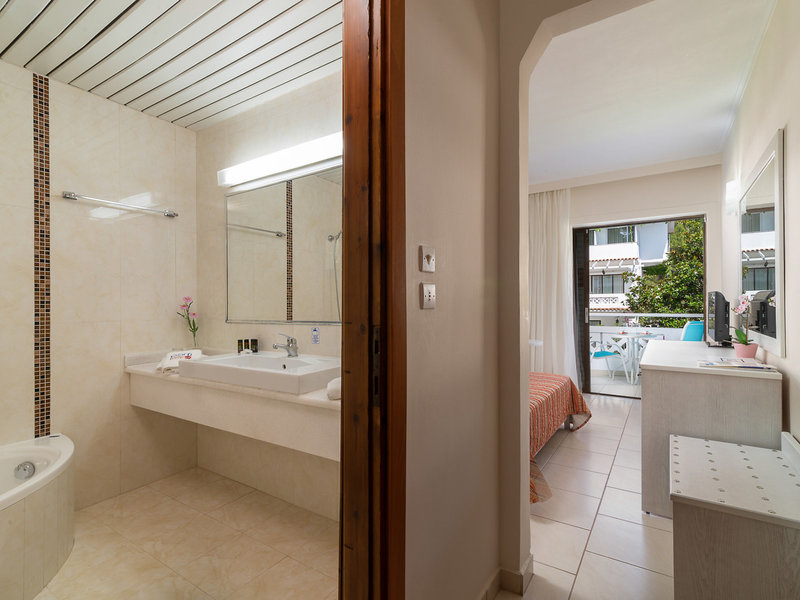 Porfi Beach 32