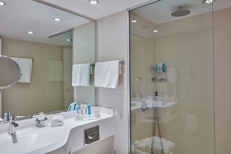 Grecian Park 4 - Bathroom Example