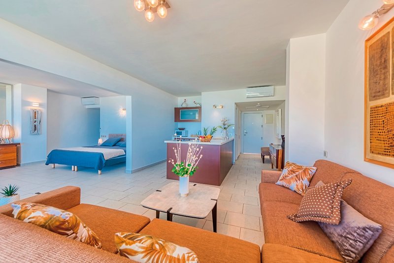 Anse Marcel Beach Resort 5