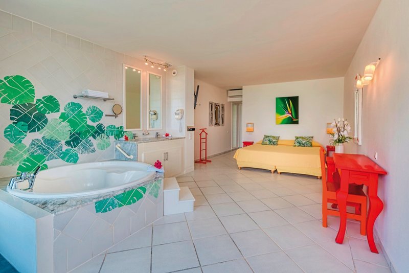 Anse Marcel Beach Resort 2
