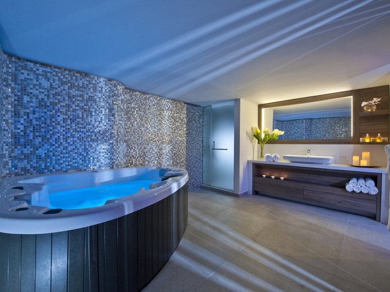 Pernera Beach Hotel 19