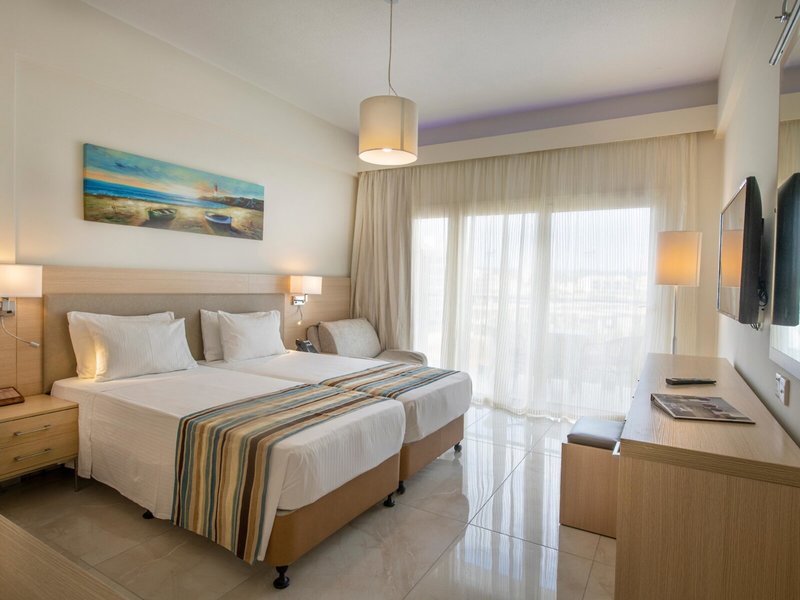Pernera Beach Hotel 24